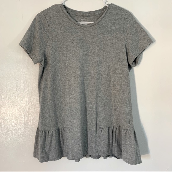 Banana Republic Tops - Banana Republic Designer tee with ruffle detail